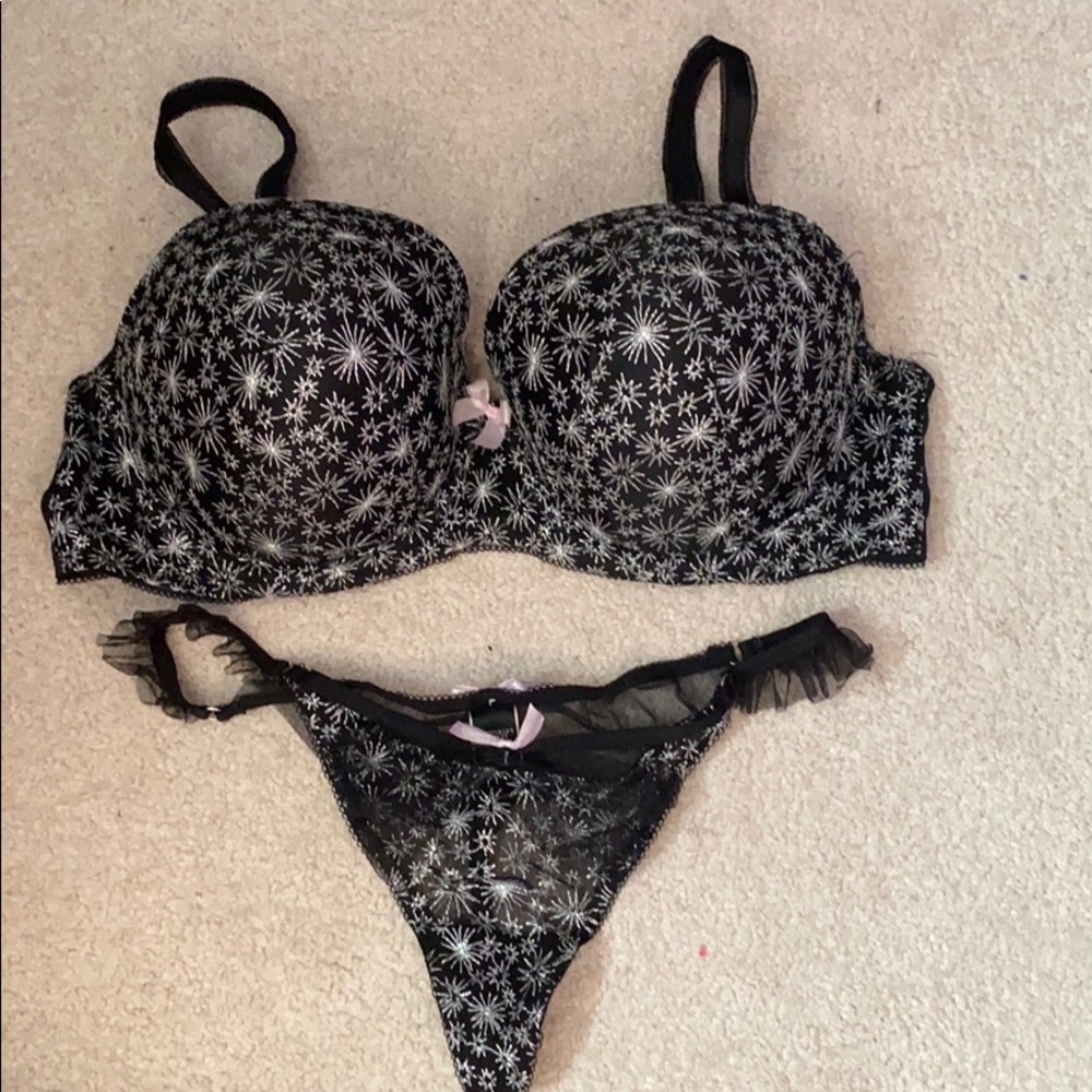 Bra and panty set Victoria secret 36DD
